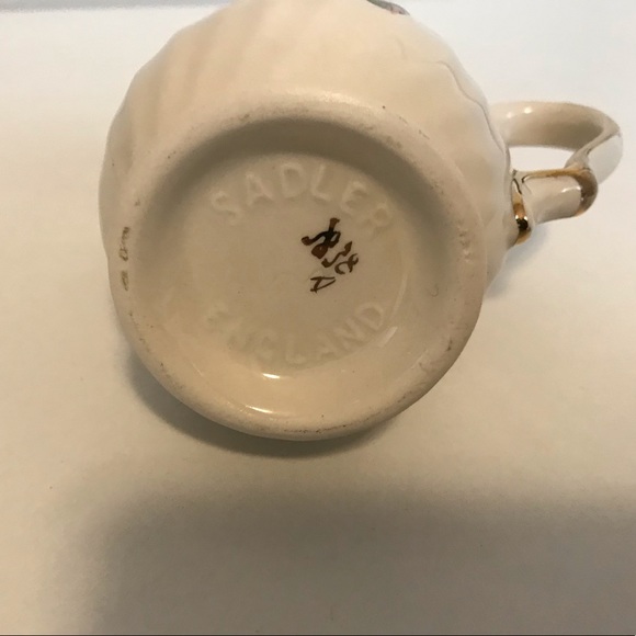 Sadler Mini Rose Creamer With Gold Gilding - Picture 3 of 3